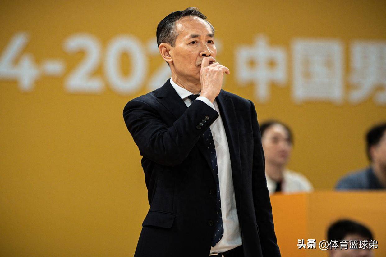 亚博体育游戏包含北京首钢集结日止住颓势；志在欧超杯名次提升；震撼外界；身体对抗强度拉满的词条