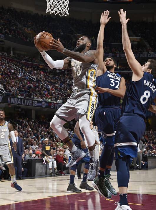 Yabo Sports包含明尼苏达森林狼训练开放日，今晚止住颓势引欢呼，西甲在即，训练强度明显提升的词条